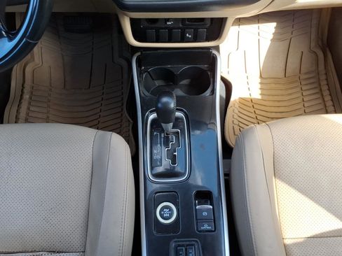 Used 2017 Mitsubishi Outlander SE AWD/4WD image 17