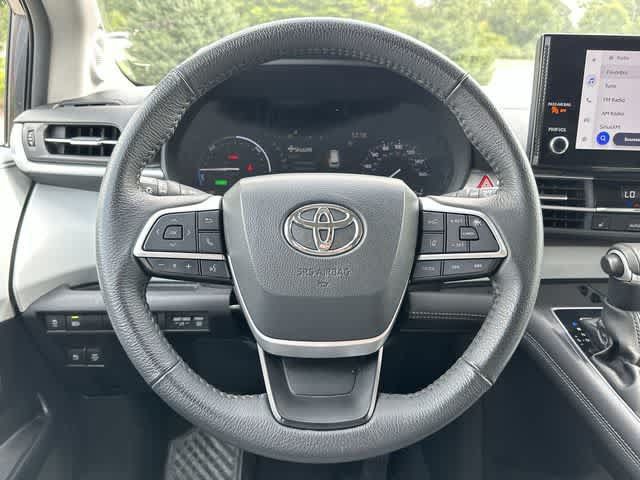 Used 2025 Toyota Sienna XLE w/ XLE Plus Package AWD/4WD image 8