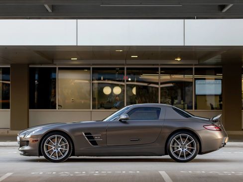 Used 2011 Mercedes-Benz SLS AMG Coupe image 6