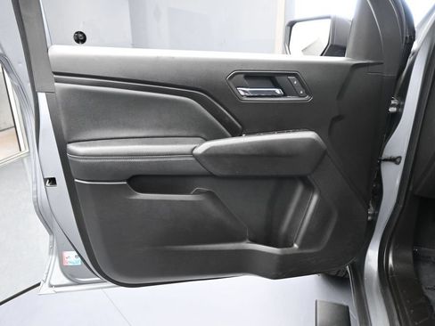 Used 2025 Chevrolet Colorado LT RWD image 13