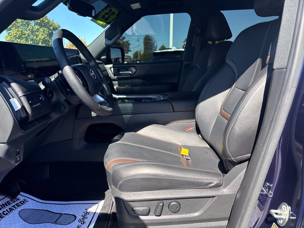Used 2025 Nissan Armada SL w/ Captain's Chari Seat Package AWD/4WD image 21