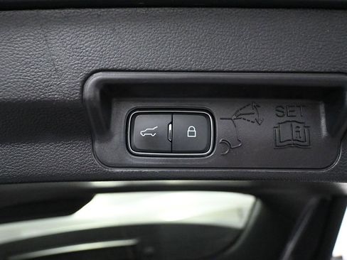 Used 2022 Ford Explorer XLT w/ Class IV Trailer Tow Package image 42