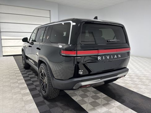 Used 2024 Rivian R1S Adventure AWD/4WD image 3