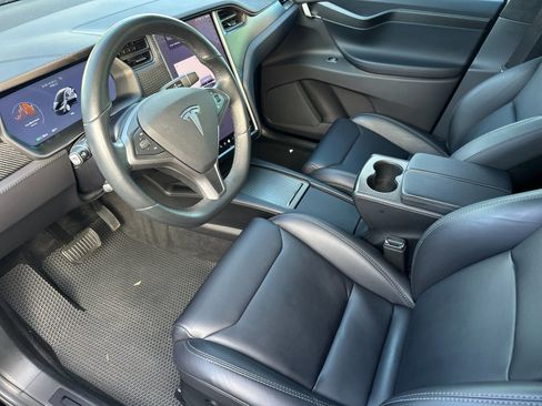 Used 2018 Tesla Model X 75D image 10