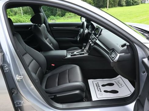 Used 2018 Honda Accord Sport image 19