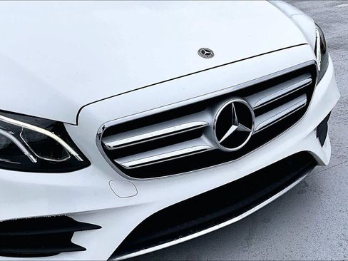 Used 2018 Mercedes-Benz E 300 image 27