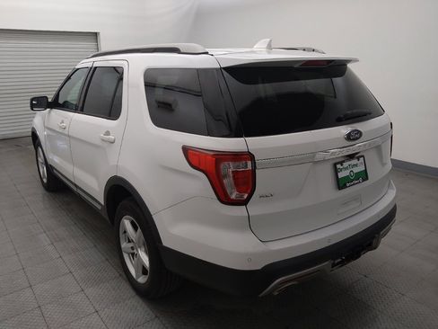 Used 2016 Ford Explorer XLT w/ Equipment Group 202A AWD/4WD image 5
