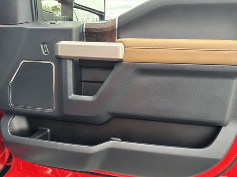 Certified 2022 Ford F350 Lariat w/ Lariat Value Package image 17