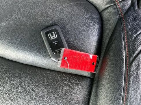 Used 2023 Honda Odyssey Sport image 12