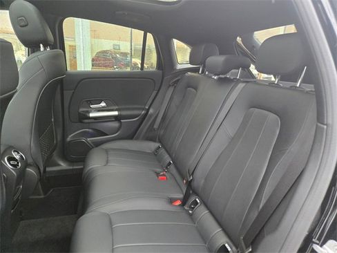 Used 2025 Mercedes-Benz GLA 250 4MATIC image 17