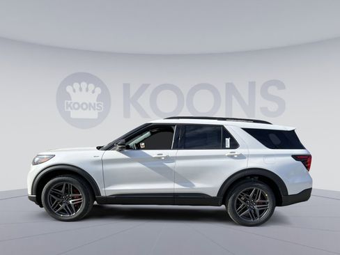 New 2026 Ford Explorer ST-Line w/ ST-Line Street Pack image 2