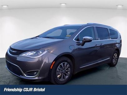 Used 2020 Chrysler Pacifica Limited w/ Advanced Safetytec Group