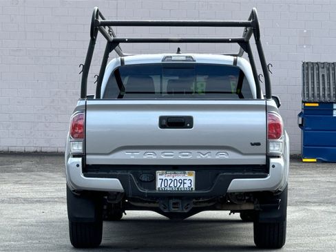 Used 2021 Toyota Tacoma TRD Sport image 4