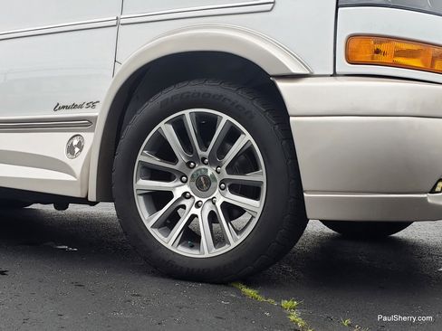 Used 2021 GMC Savana 2500 RWD image 12