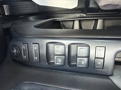 Used 2018 GMC Sierra 2500 4x4 Crew Cab w/ Sierra Convenience Package image 13