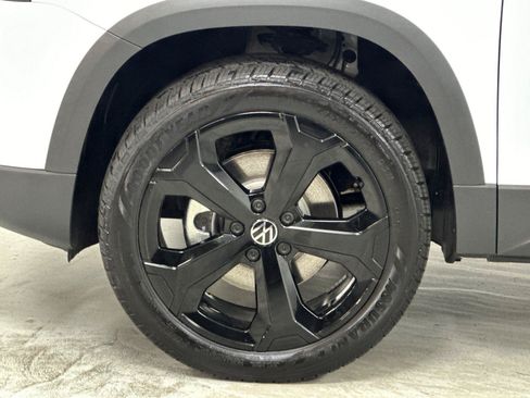 New 2026 Volkswagen Taos SE AWD/4WD image 24