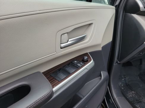 Used 2024 Toyota Sienna XLE image 18