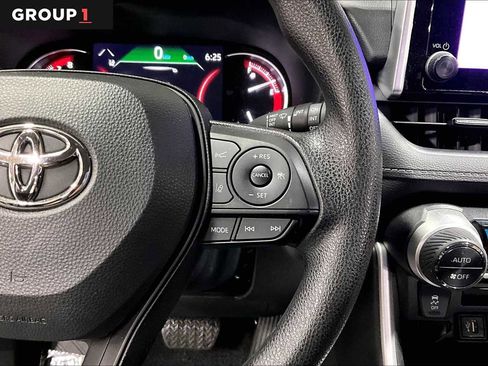 Used 2023 Toyota RAV4 XLE AWD/4WD image 25