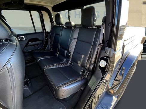 Used 2021 Jeep Gladiator Overland image 22