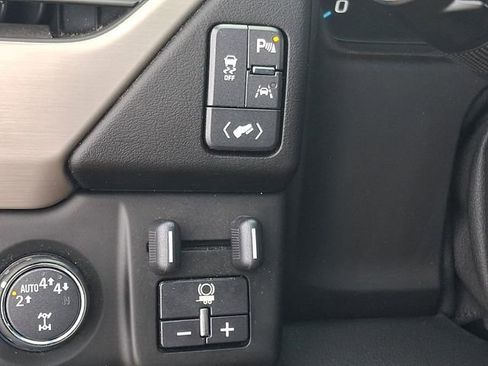 Used 2017 GMC Yukon XL Denali w/ Open Road Package image 27