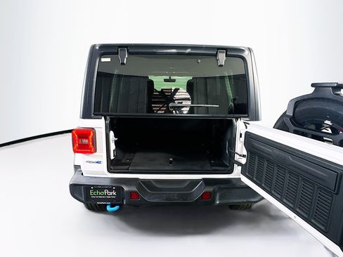 Used 2023 Jeep Wrangler Unlimited Sahara w/ Cold Weather Group AWD/4WD image 29