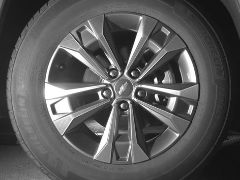 Used 2025 Chevrolet Equinox LT image 13