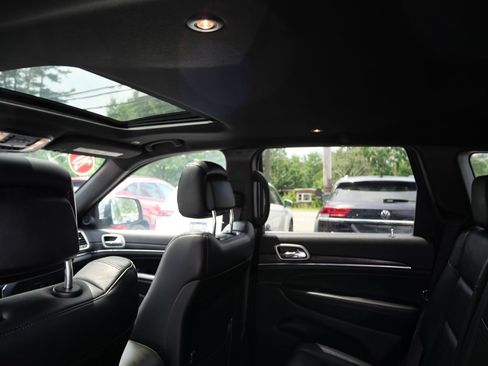 Used 2020 Jeep Grand Cherokee Limited AWD/4WD image 21