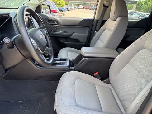 Used 2019 Chevrolet Colorado W/T w/ WT Convenience Package AWD/4WD image 9