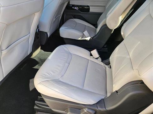 Used 2024 Ford Explorer Platinum w/ Technology Package image 20