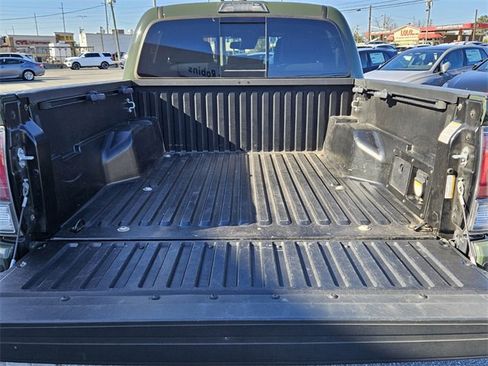 Used 2021 Toyota Tacoma TRD Off-Road image 12