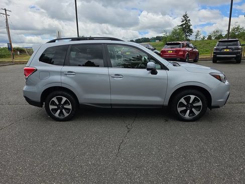Used 2018 Subaru Forester 2.5i Limited AWD/4WD image 7
