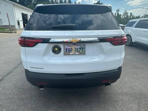 Used 2023 Chevrolet Traverse LS w/ Safety Package FWD image 5