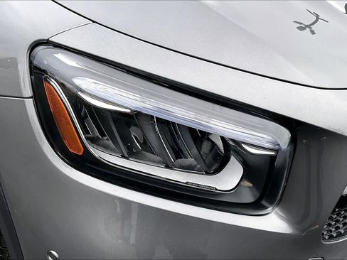 Used 2025 Mercedes-Benz GLB 250 4MATIC image 28