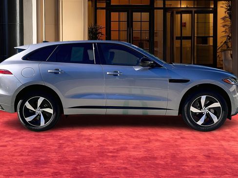 Used 2024 Jaguar F-PACE R-Dynamic S image 13