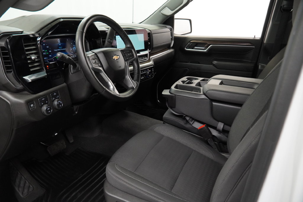 Used 2024 Chevrolet Silverado 1500 LT AWD/4WD image 19