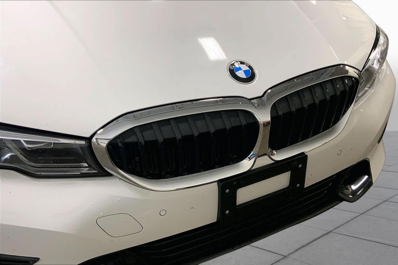Used 2022 BMW 330i xDrive Sedan w/ Premium Package AWD/4WD image 30