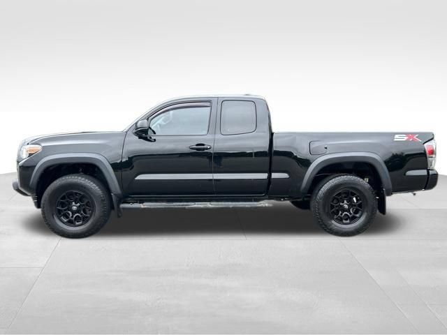 Used 2020 Toyota Tacoma SR w/ SX Package AWD/4WD image 2