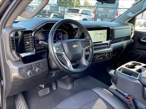 Used 2025 Chevrolet Silverado 1500 LT image 13
