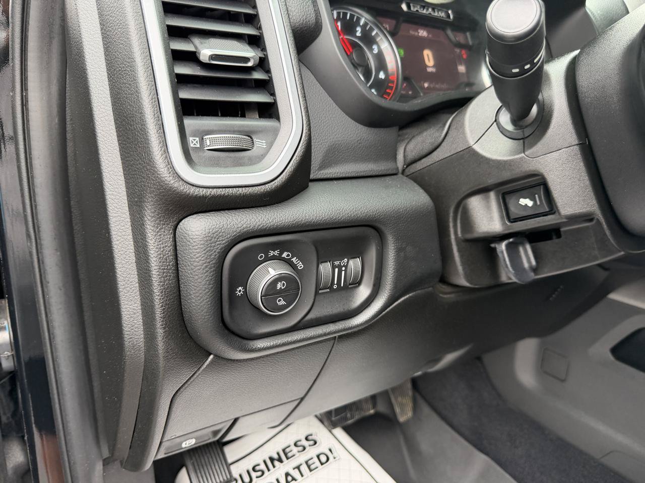 Used 2019 RAM 3500 Big Horn AWD/4WD image 11