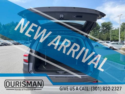 Used 2025 Honda Pilot EX-L image 12