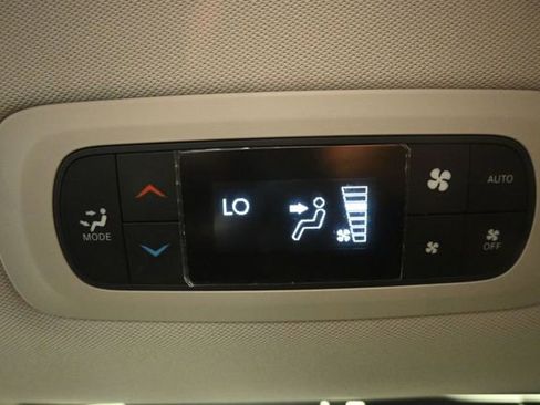 Used 2017 Chrysler Pacifica Touring-L Plus w/ Tire & Wheel Group FWD image 22