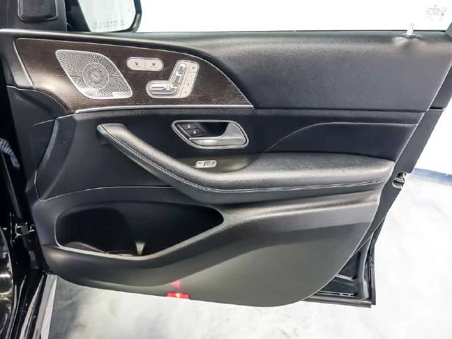 Used 2021 Mercedes-Benz GLE 450 4MATIC w/ AMG Line Exterior image 34