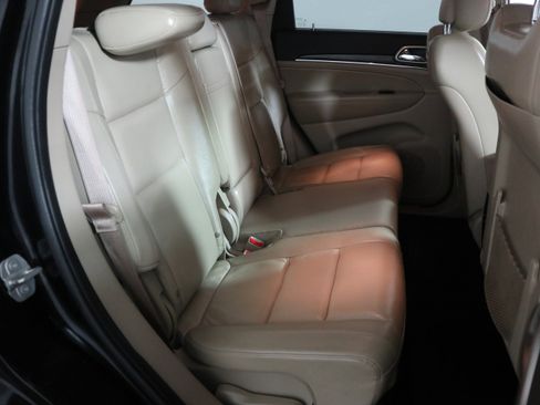 Used 2017 Jeep Grand Cherokee Limited image 21