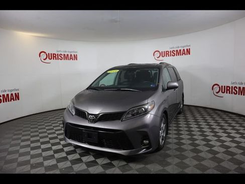 Used 2019 Toyota Sienna SE Premium FWD image 1