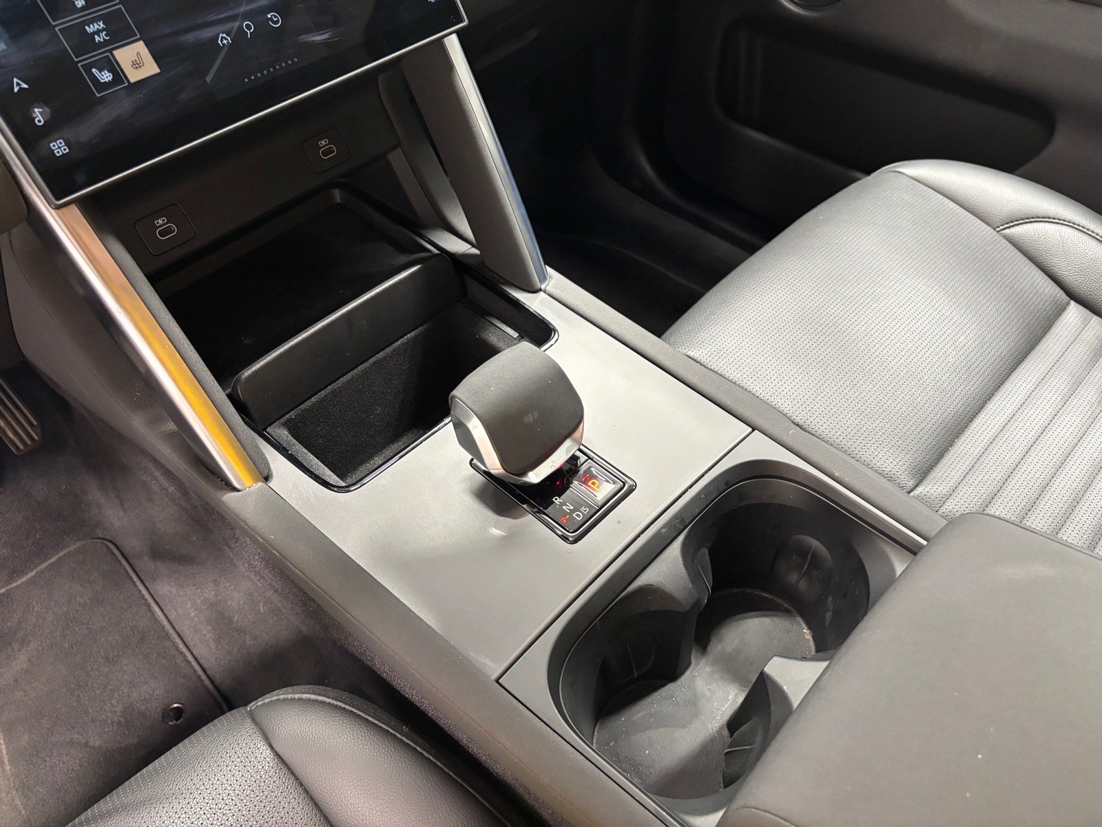 New 2024 Land Rover Discovery Sport S AWD/4WD image 13