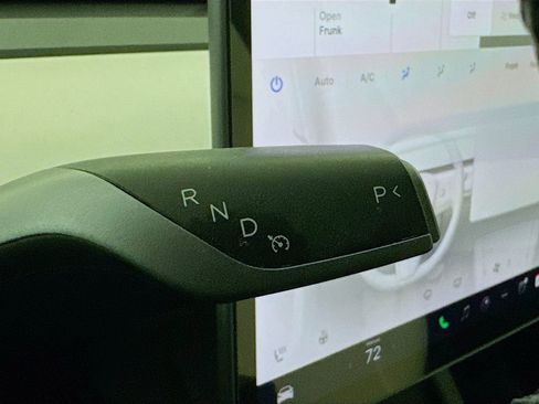 Used 2021 Tesla Model Y Long Range image 15