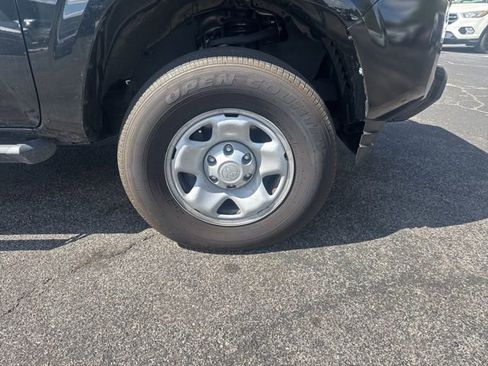 Used 2022 Toyota Tacoma SR w/ SR Convenience Package image 9