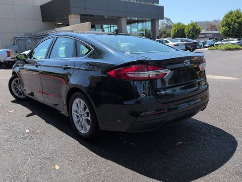 Used 2020 Ford Fusion SE FWD image 5
