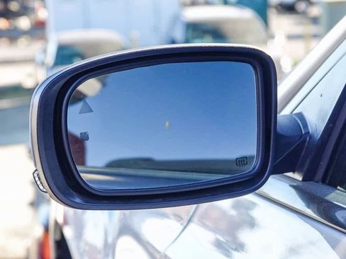 Certified 2023 Chrysler 300 Touring L image 18