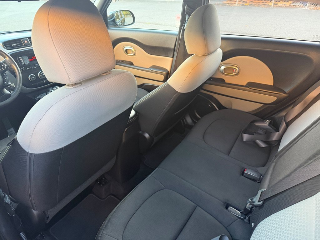 Used 2015 Kia Soul + FWD image 14